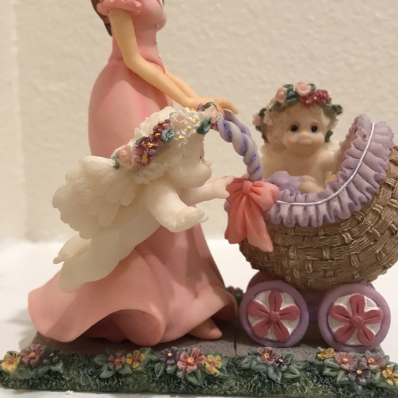 Vintage - A Stroll In The Park - Figurine - Kristin Hackett - Retired 1997 - $35 - Picture 13 of 15